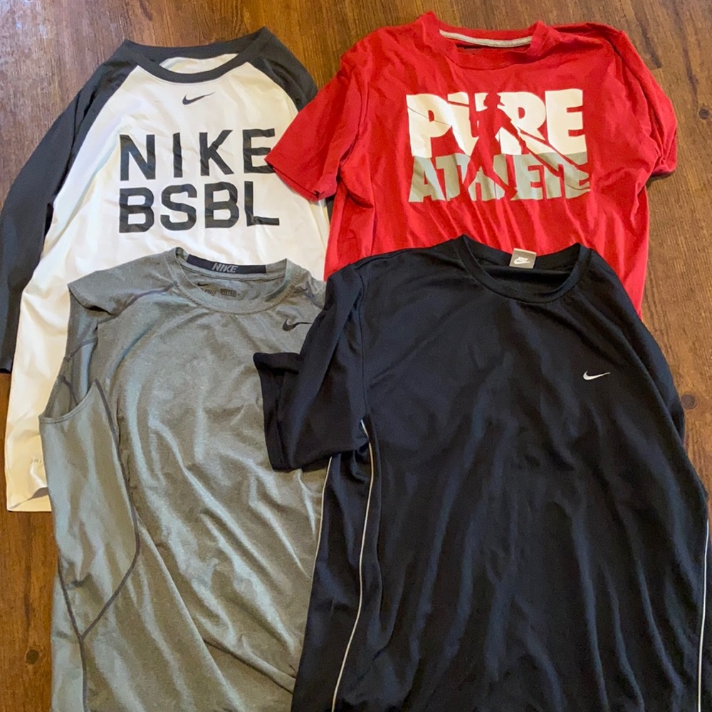 Lot of 4 men’s t’s size lg
